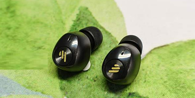 L'application des contacts de charge pogo pin sur les casques Bluetooth