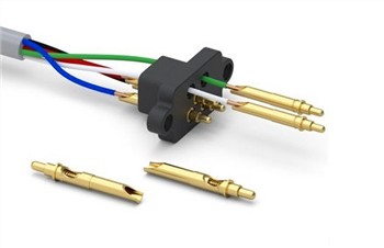 Comment le câble sera-t-il installé sur les broches pogo ?